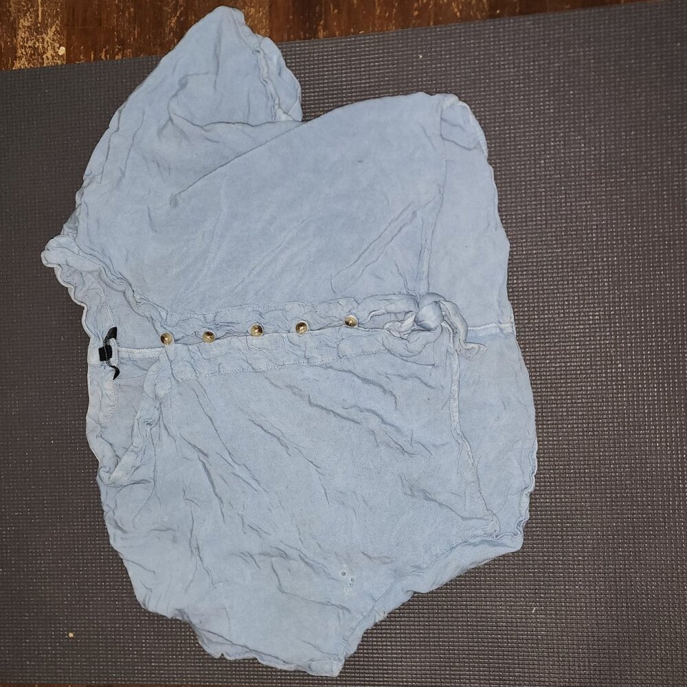 Cute cropped button up